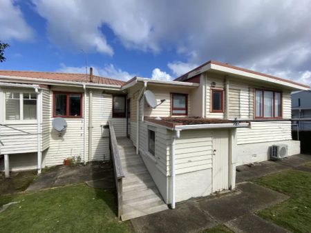 Well Presented One Bedroom Unit - Photo 2