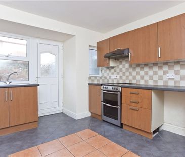 Deceptively spacious 3 bedroom mid-terraced property situated from ... - Photo 5
