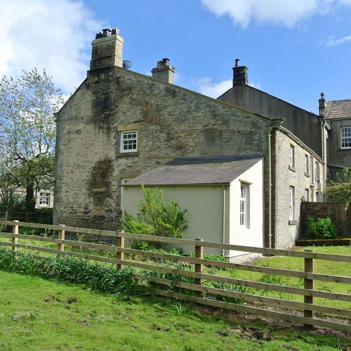 2 bedroom cottage to rent - Photo 1