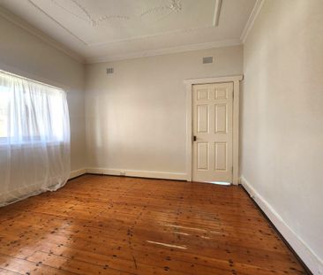 LARGE UNIQUE HOME / WITH HOME OFFICE AVAILABILITY or TEENAGERS RETREAT - Photo 3