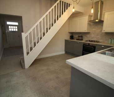 2 bedroom terraced house to rent - Photo 5