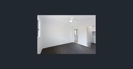 Immaculate Home With ALL The Extras! - Photo 2