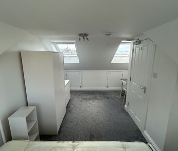 5 Bed Terraced House, Bear Road, BN2 - Photo 4