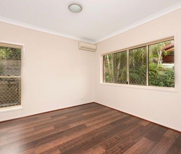 29 Gretna Street, Mansfield, QLD 4122 - Photo 6