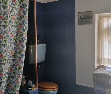 2-bedroom shared house / townhouse, Mackinnon pde - Photo 5