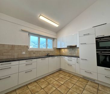 "sehr grosse 5.5-Zimmer-Wohnung mit eigenem Waschturm und Lift" - Foto 2