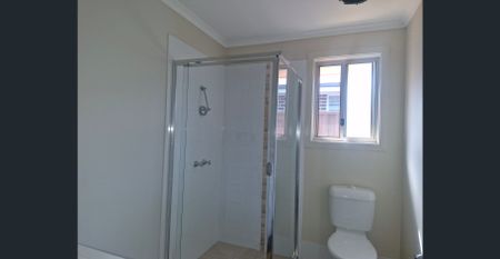 2 Bedroom Townhouse in Sussex Rise estate - Photo 5