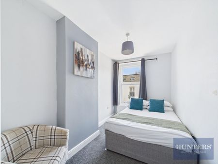 2 bedroom Flat To Let - Photo 3