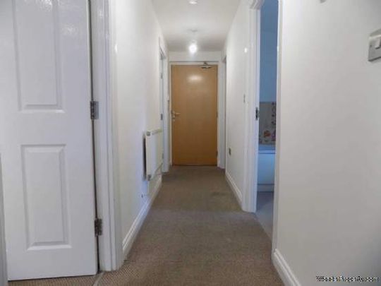 2 bedroom property to rent in Wakefield - Photo 1