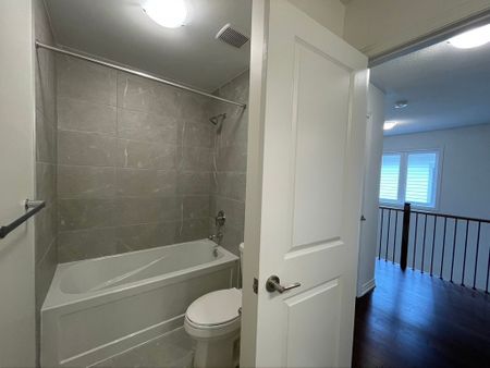 For Lease - 149 Shepherd Drive, Barrie, Ontario - Photo 3