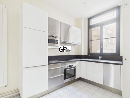 Location Appartement 5 pièces 158m² PARIS 6ème - Photo 4