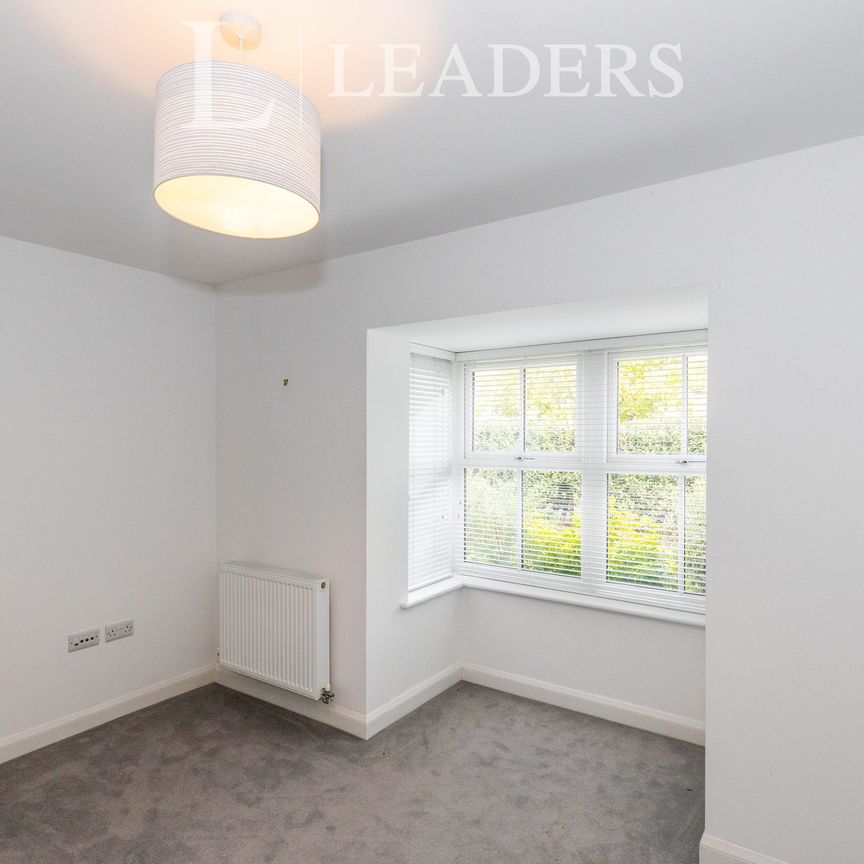 2 bedroom house to rent Pynham Crescent, Hambrook, Chichester, PO18 - Photo 1