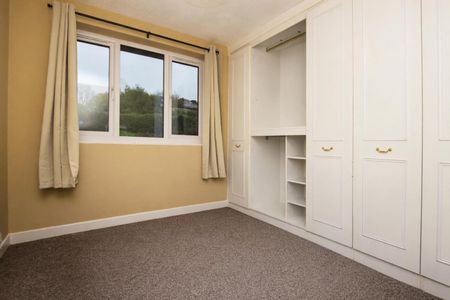 3 bedroom House To Let Total Size: 1012 SQ FT - Photo 5