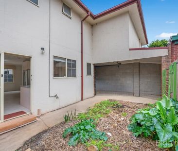 2/41 Rosamond Road, Maidstone VIC 3012 - Photo 1