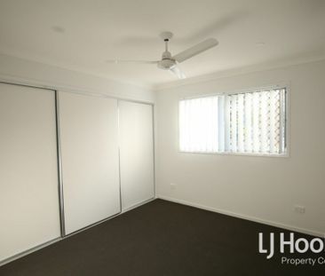 Modern 2 Bedroom Duplex with Air Con in Main Bedroom & Living Area! - Photo 6