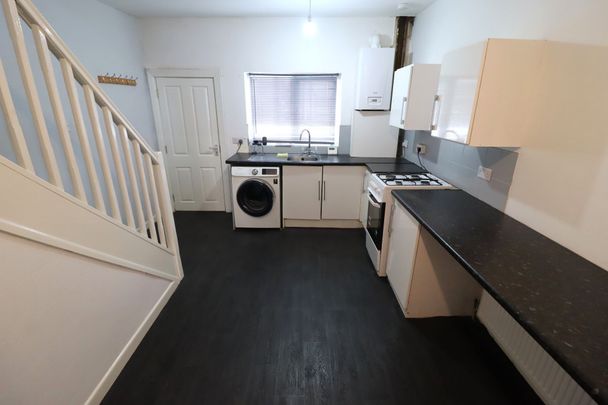2 Bedroom End Terraced House To Rent - Photo 1