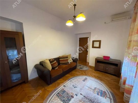 De inchiriat apartament cu 2 camere decomandate in zona ultracentrala din Sibiu - Photo 1
