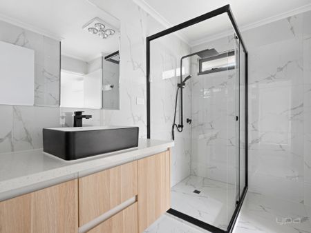 3 BEDROOM RENOVATED HOME - Photo 5