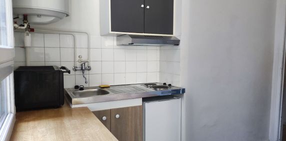 Location Appartement 1 pièce 35m² SETE 34200 - Photo 2