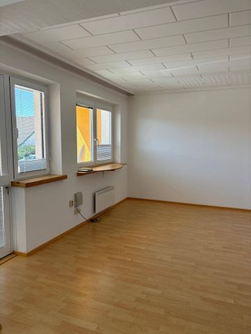 $-Zimmerwohnung mit Kamin und Terrasse - Photo 3