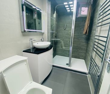 Room in a Shared House, Halyard House, E14 - Photo 5