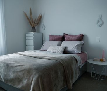 Beautifully appointed townhouse in Hobsonville - Photo 1