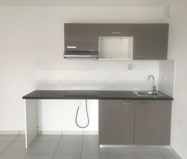 Location Appartement 3 pièces 66m² - Photo 2