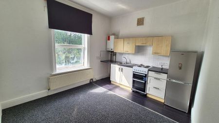 1 bedroom flat to rent - Photo 4