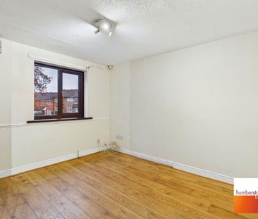 2 bedroom end of terrace house to rent - Photo 2