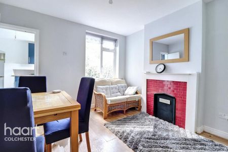 1 bedroom in a house share to rent - Photo 2