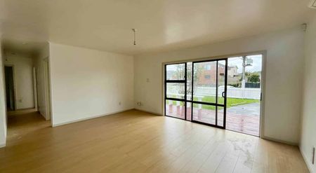 Reonvated in Mangere! - Photo 2