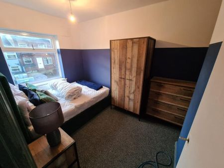 3 bedroom terraced house to rent - Photo 5