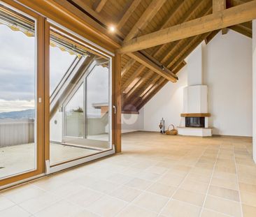 FRESHLY RENOVATED, WITH VIEW OVER THE LIMMATTAL VALLEY - Foto 1