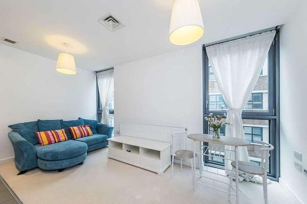 City Road, Islington, EC1V - Photo 1