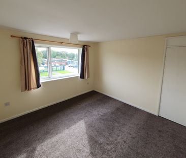 3 Bed Terraced House, Hungerhill Road, NG3 - Photo 2