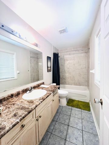 For Lease - 16 Marshmarigold Drive, Brampton, Ontario - Photo 2