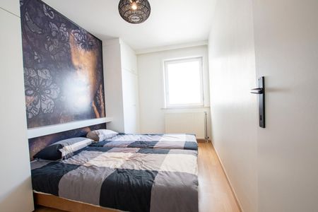 Gemeubeld appartement op de vijfde verdieping gelegen in hartje Zoute op enkele passen van het Albertplein en de zee - Photo 4