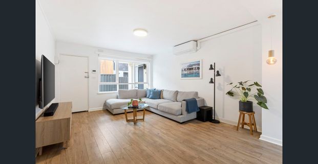 Spacious Ground Floor Living Moments from Chapel Street - Photo 1