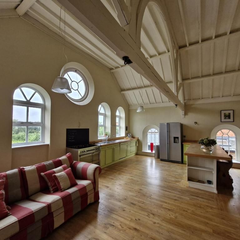 3 bedroom property to rent - Photo 1
