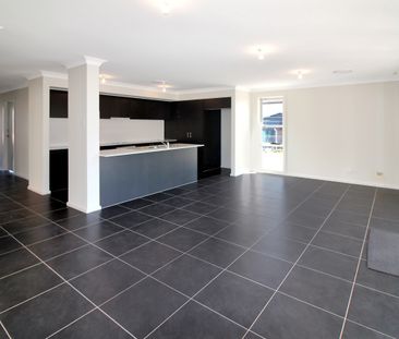 30 Dunlin Circuit, Marsden Park NSW 2765 - Photo 4