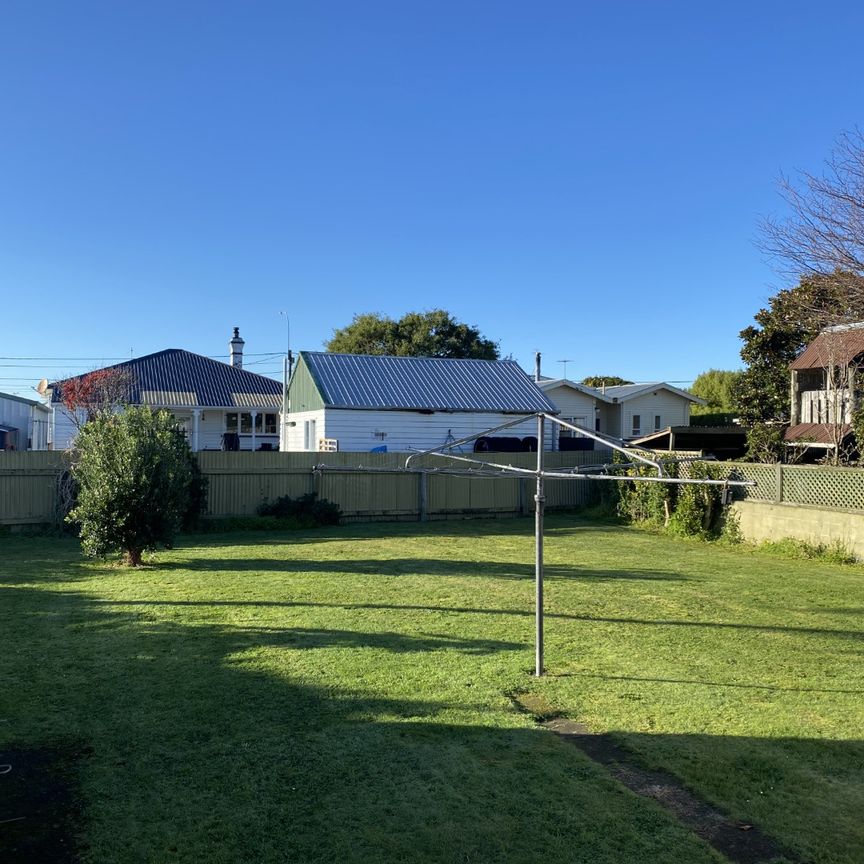 16 Disraeli Street, Hawera - Photo 1