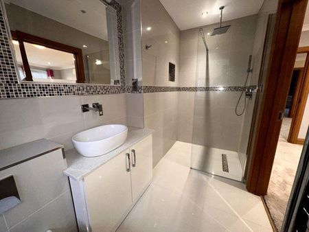 6 bedroom house to rent - Photo 2