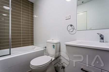 Unrivalled Location, Superior Modern 2 bedrooms!!! - Photo 2