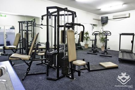 Two bedroom apartment in the best location - Photo 2