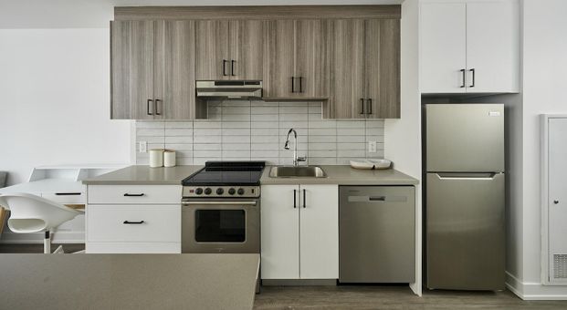 90 Champagne, Hintonburg - Mechanicsville, Ottawa, ON - Photo 1