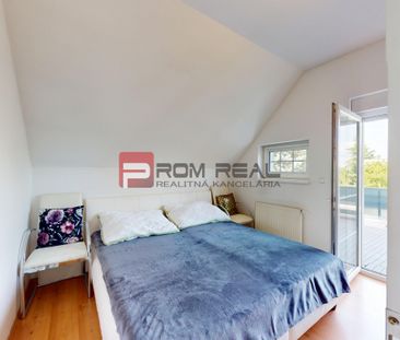 3D OBHLIADKA - Veľký 2-izbový podkrovný byt s rozlohou 62 m2 + tera... – Fotografia 5