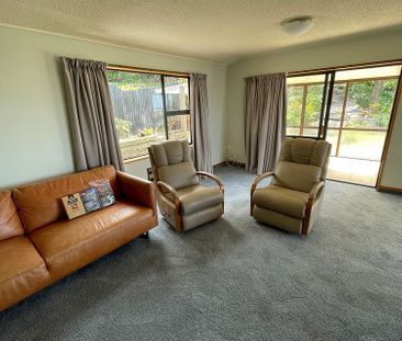 Beautiful Seaview 2BR Home with Garden - Photo 5