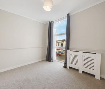 6 bedroom terraced house to rent - Photo 2