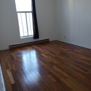 Ville-Marie/Plateau - 4 1/2 Au 2e étage - Photo 2