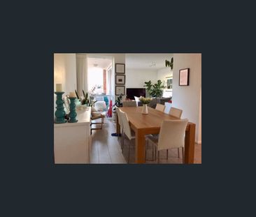 2 Bedroom Apartment with Carspace - Photo 2